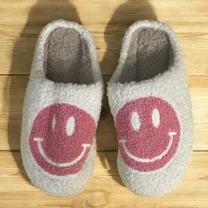 Cozy Gray Slippers with Pink Smiley Face - Size 38/39 NIP